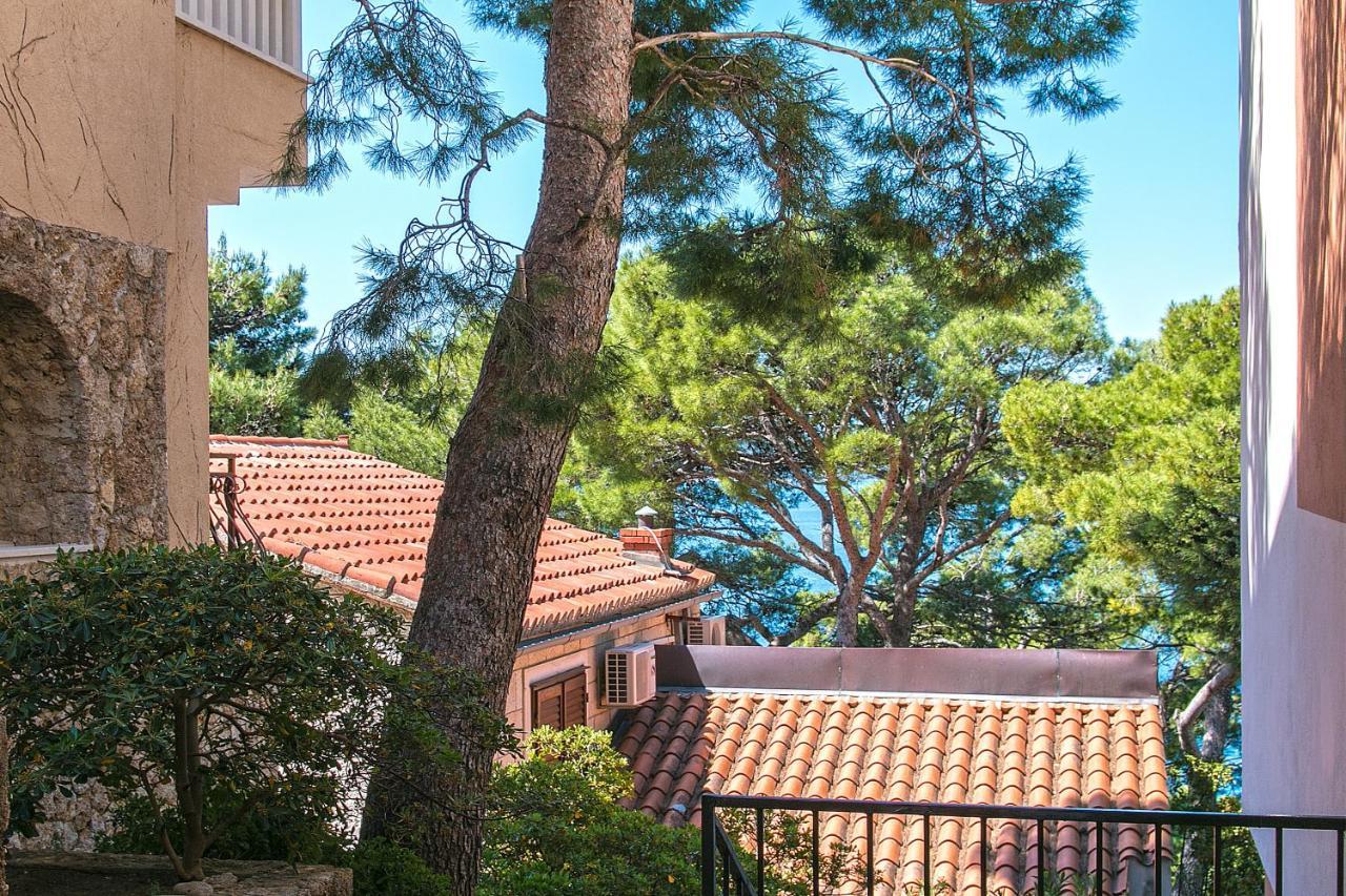 Apartments By The Sea Brela, Makarska - 16950 Exterior foto